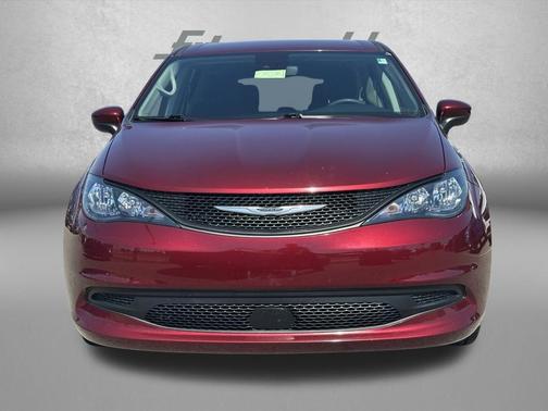 Velvet Red Pearlcoat 2023 Chrysler Voyager LX