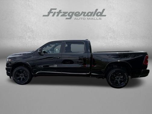 Diamond Black Crystal Pearlcoat 2026 RAM 1500 Big Horn/Lone Star