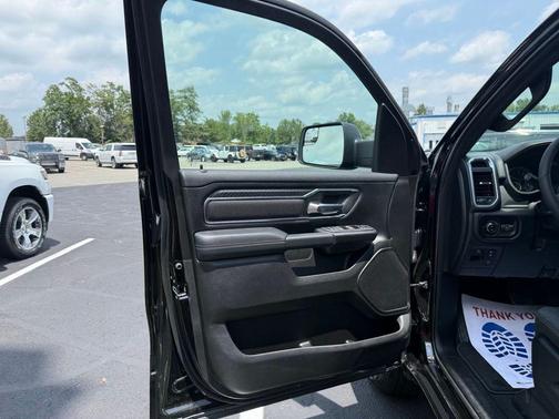 Diamond Black Crystal Pearlcoat 2026 RAM 1500 Big Horn/Lone Star