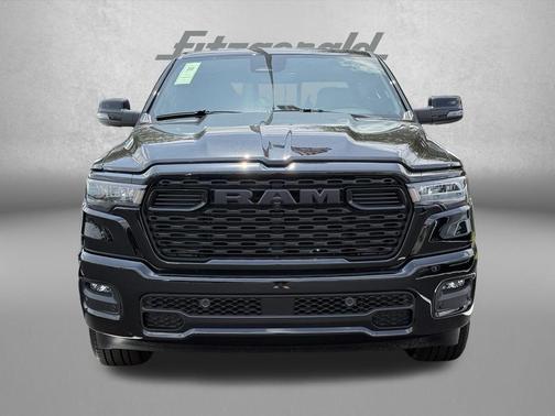 Diamond Black Crystal Pearlcoat 2026 RAM 1500 Big Horn/Lone Star