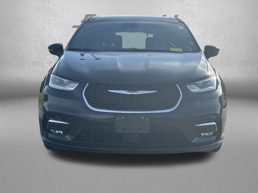 2025 Chrysler Pacifica L