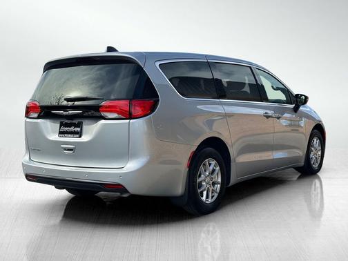 2026 Chrysler Voyager LX