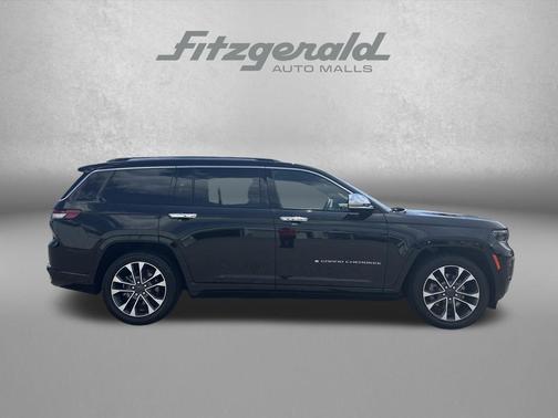Diamond Black Crystal Pearlcoat 2023 Jeep Grand Cherokee L Overland