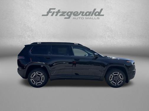 Diamond Black Crystal Pearlcoat 2026 Jeep Cherokee Limited