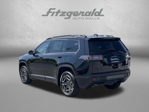 Diamond Black Crystal Pearlcoat 2026 Jeep Cherokee Limited