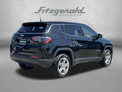 Diamond Black Crystal Pearlcoat 2023 Jeep Compass Sport