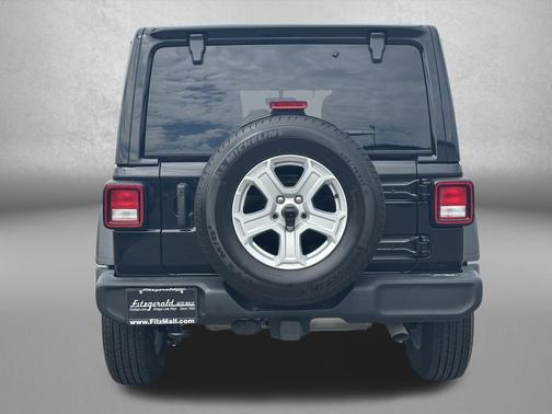 Black Clearcoat 2022 Jeep Wrangler Unlimited Sport