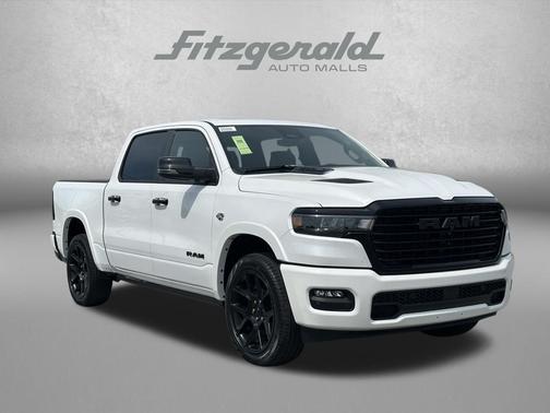 Ivory White Tri-Coat Pearlcoat 2026 RAM 1500 Laramie