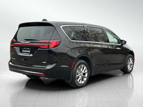 2026 Chrysler Pacifica L