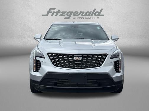 Radiant Silver Metallic 2022 Cadillac XT4 Luxury