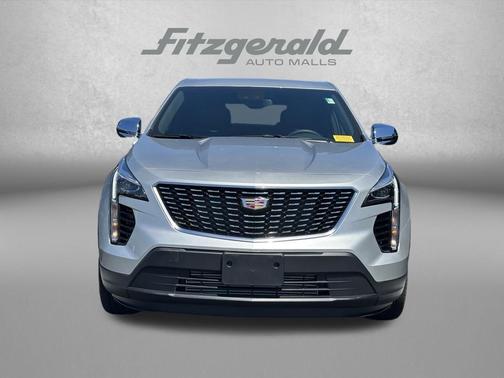 Radiant Silver Metallic 2022 Cadillac XT4 Luxury