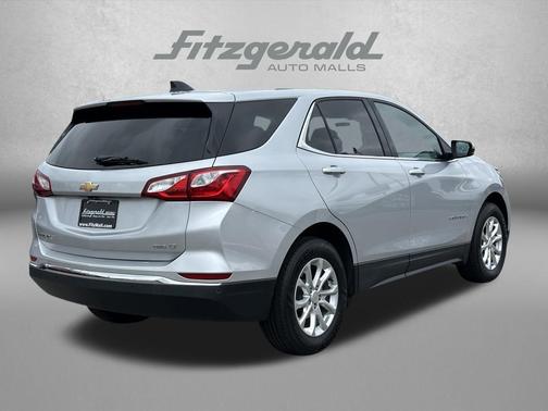 Silver Ice Metallic 2019 Chevrolet Equinox 1LT