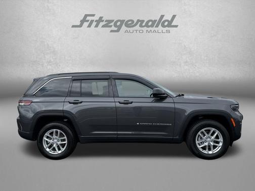 Baltic Gray Metallic Clearcoat 2025 Jeep Grand Cherokee Laredo