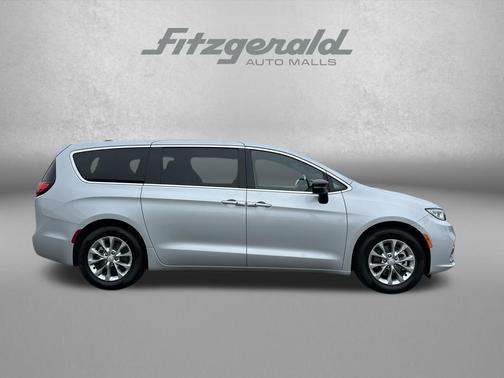 Silver Mist Clearcoat 2026 Chrysler Pacifica Limited