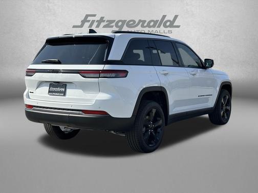 Bright White Clearcoat 2026 Jeep Grand Cherokee Limited