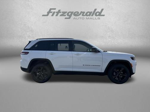 Bright White Clearcoat 2026 Jeep Grand Cherokee Limited