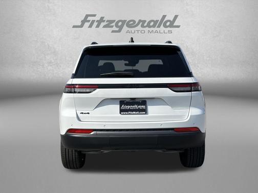 Bright White Clearcoat 2026 Jeep Grand Cherokee Limited