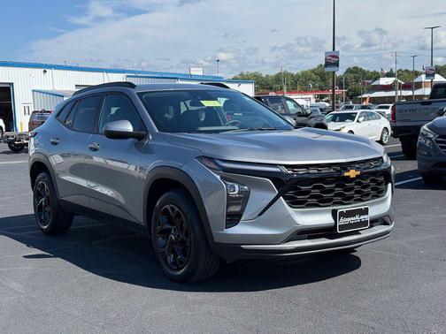Sterling Gray Metallic 2025 Chevrolet Trax LT