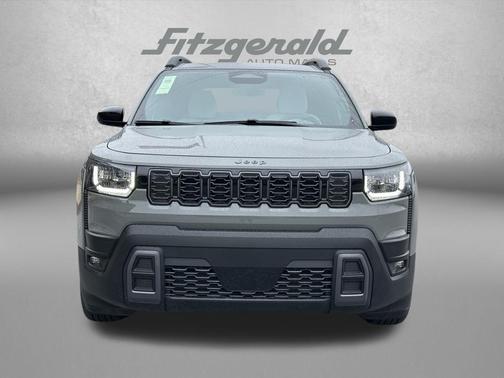 Sting-Gray Clearcoat 2026 Jeep Cherokee Laredo 4x4