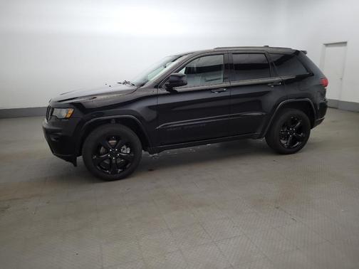 Diamond Black Crystal Pearlcoat 2018 Jeep Grand Cherokee Altitude