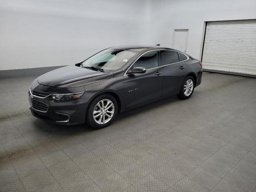 Gray 2018 Chevrolet Malibu LT