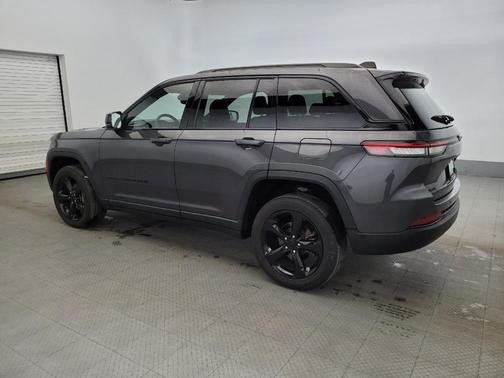 Baltic Gray Metallic Clearcoat 2023 Jeep Grand Cherokee Altitude