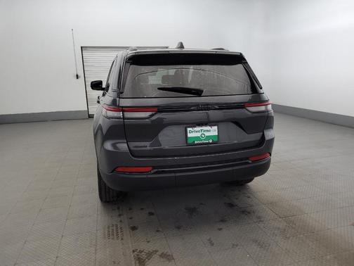 Baltic Gray Metallic Clearcoat 2023 Jeep Grand Cherokee Altitude