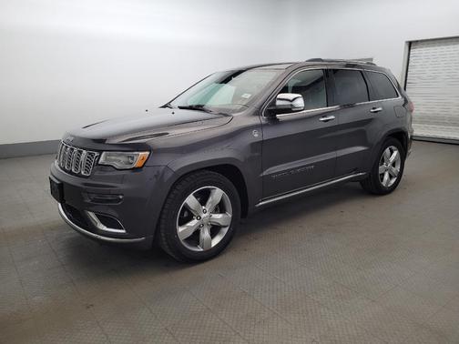 Granite Crystal Metallic Clearcoat 2017 Jeep Grand Cherokee Summit