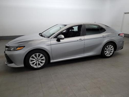 Celestial Silver Metallic 2019 Toyota Camry LE