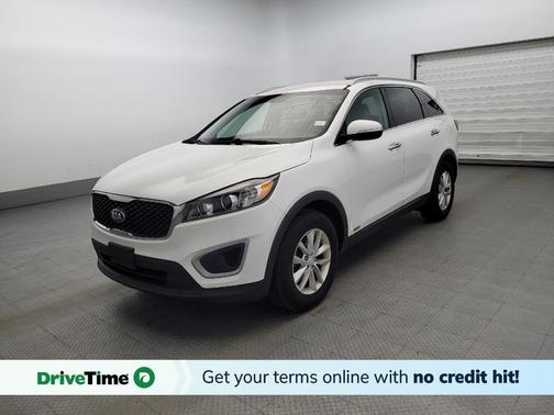 Snow White Pearl 2017 Kia Sorento LX