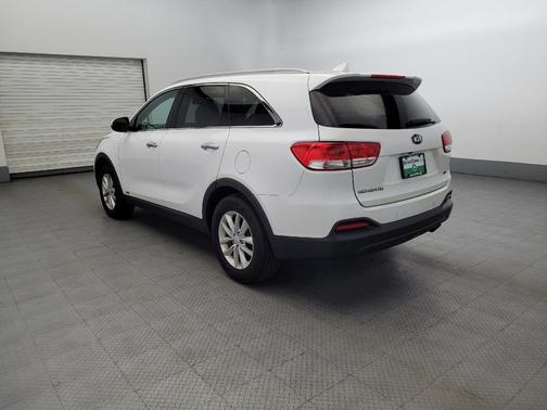 Snow White Pearl 2017 Kia Sorento LX