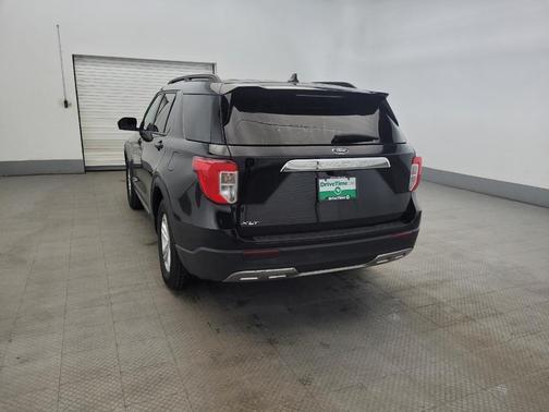 Agate Black Metallic 2023 Ford Explorer XLT