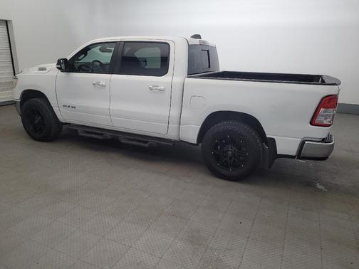 Bright White Clearcoat 2019 RAM 1500 Big Horn