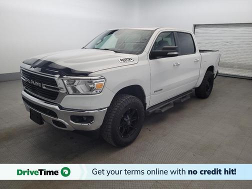 Bright White Clearcoat 2019 RAM 1500 Big Horn