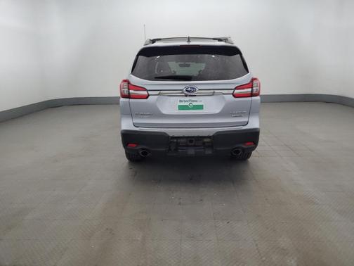Ice Silver Metallic 2020 Subaru Ascent Limited 7-Passenger
