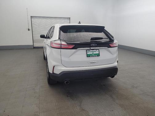 Oxford White 2020 Ford Edge SE