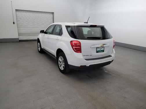 Summit White 2017 Chevrolet Equinox LS