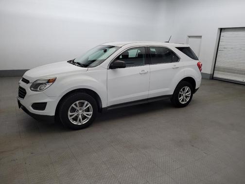 Summit White 2017 Chevrolet Equinox LS