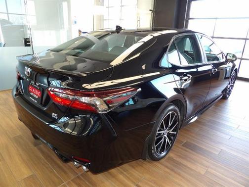 Midnight Black Metallic 2024 Toyota Camry SE