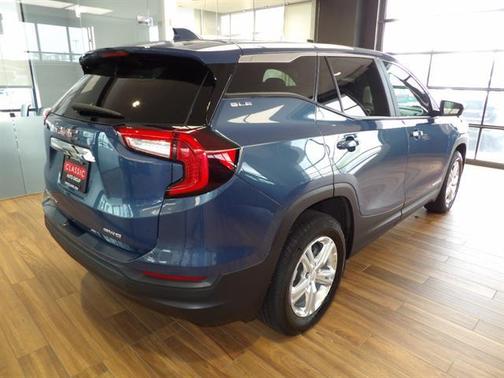 Metallic 2024 GMC Terrain SLE