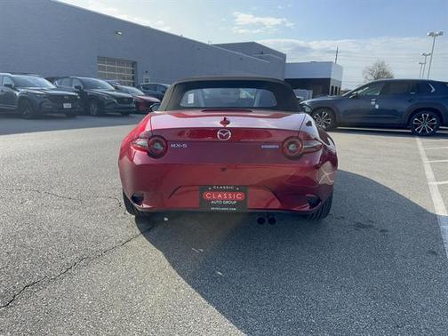 Soul Red Crystal Metallic 2026 Mazda MX-5 Miata GRAND TOURING