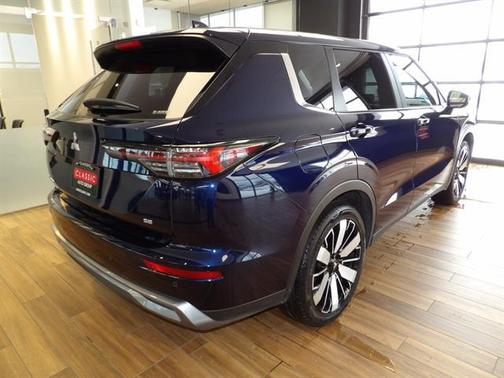2025 Mitsubishi Outlander SE