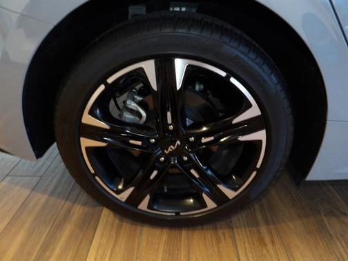 Wolf Gray 2024 Kia K5 GT-Line