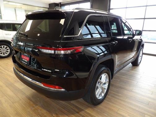 2024 Jeep Grand Cherokee Laredo X
