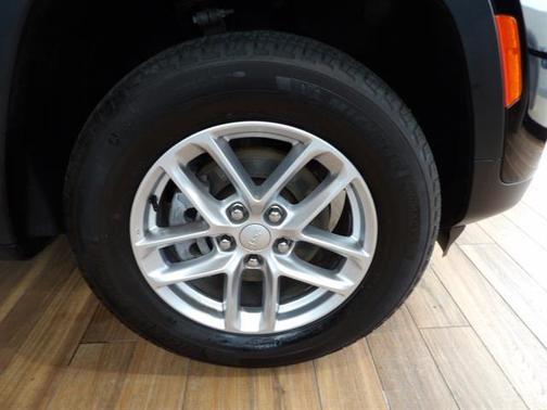 2024 Jeep Grand Cherokee Laredo X