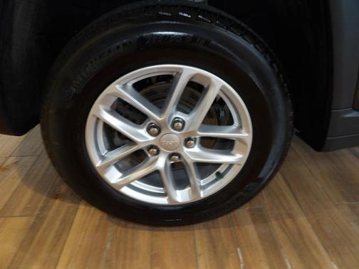 2024 Jeep Grand Cherokee Laredo X