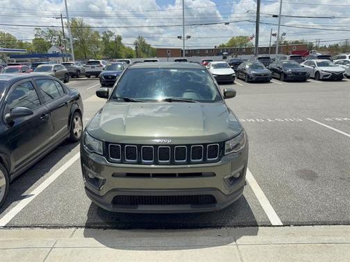 Olive Green Pearl 2018 Jeep Compass Latitude