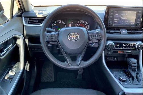 2022 Toyota RAV4 Hybrid XLE