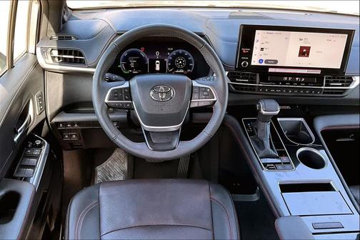 2025 Toyota Sienna XSE 7 Passenger