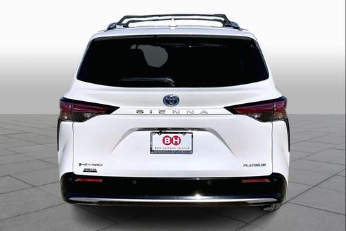 2025 Toyota Sienna Platinum